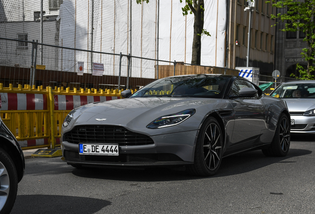 Aston Martin DB11 V8