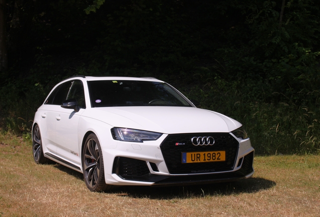 Audi RS4 Avant B9