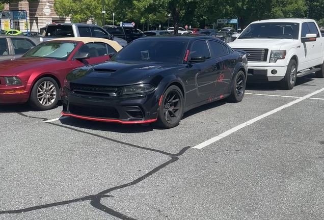 Dodge Charger SRT Hellcat Widebody