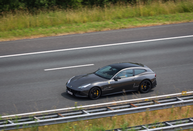 Ferrari GTC4Lusso T