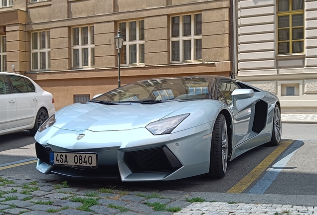 Lamborghini Aventador LP700-4 Roadster