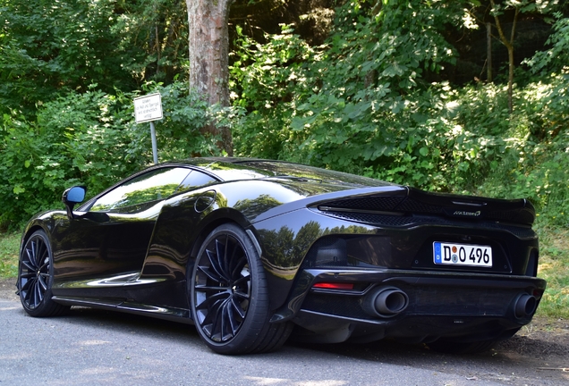 McLaren GT