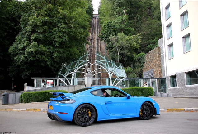 Porsche 718 Cayman GT4