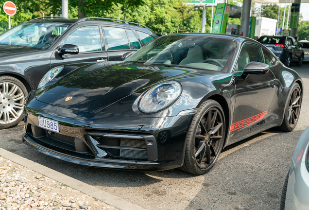 Porsche 992 Carrera 4S