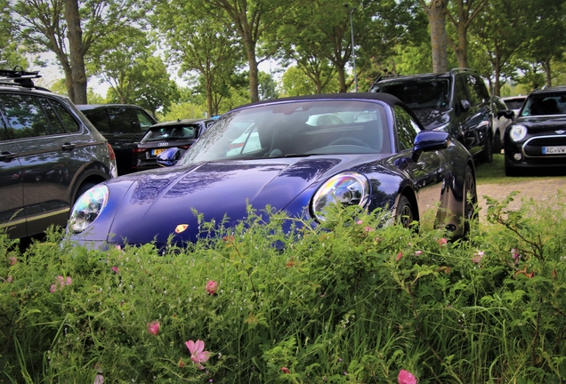 Porsche 992 Carrera 4S Cabriolet