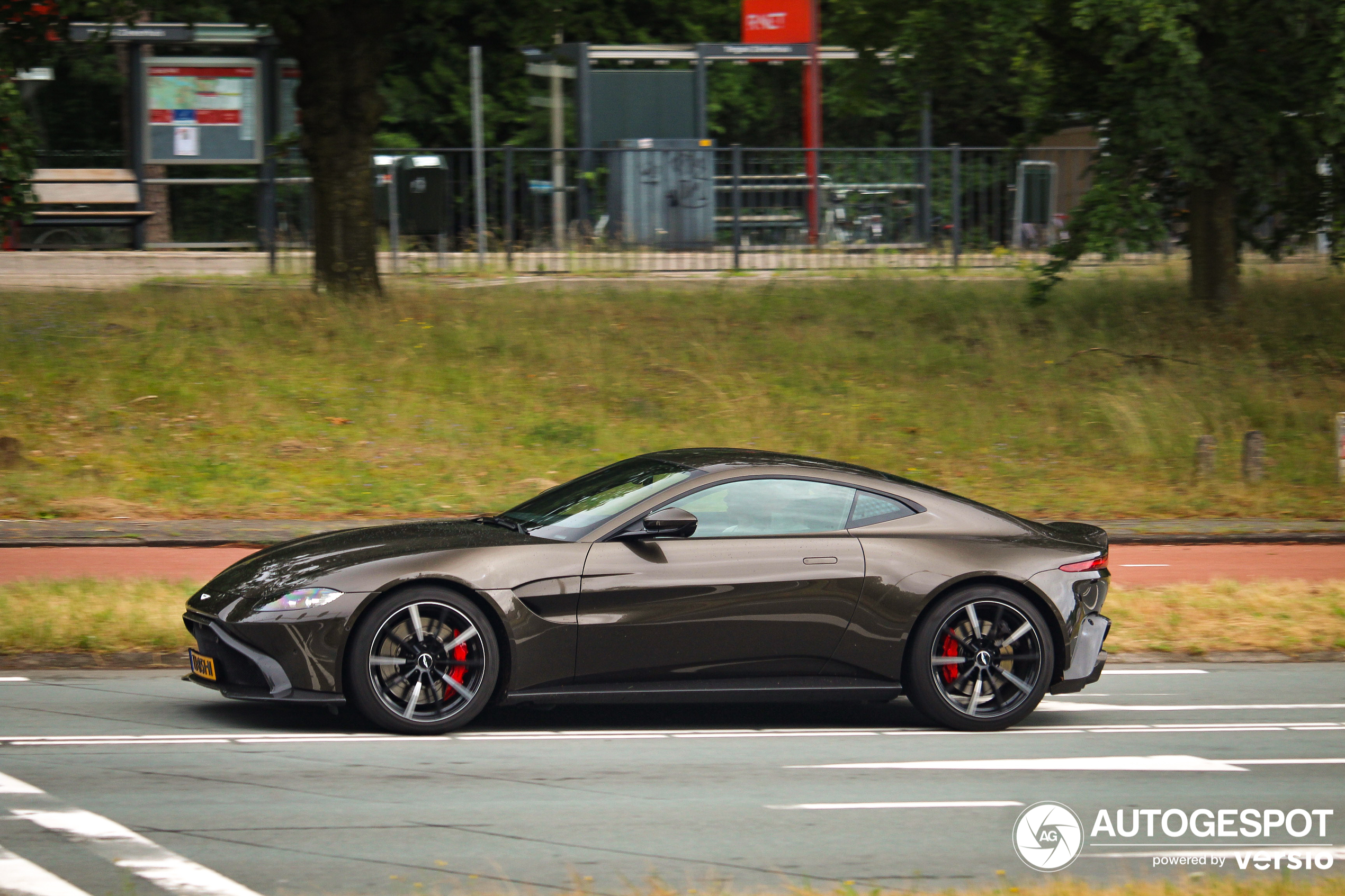 Aston Martin V8 Vantage 2018