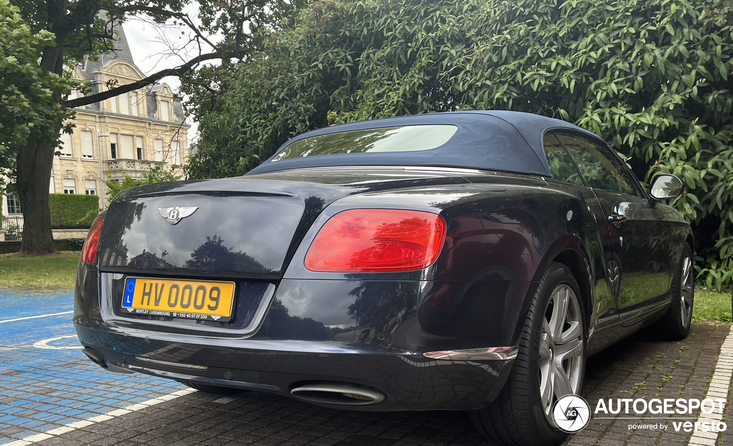 Bentley Continental GTC 2012