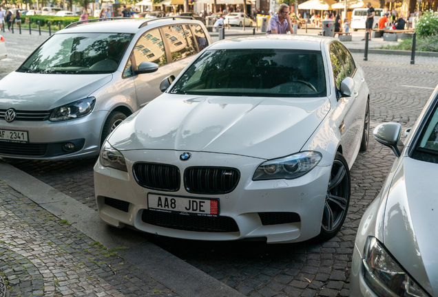 BMW M5 F10 2011