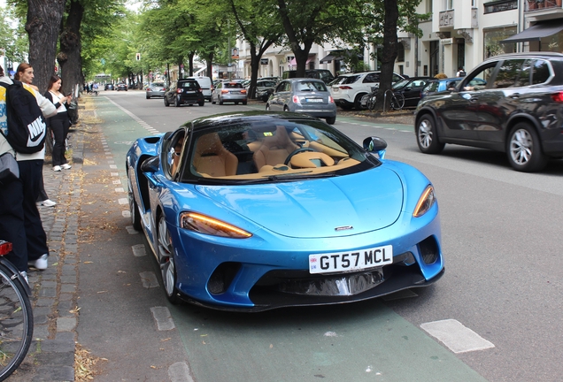 McLaren GT