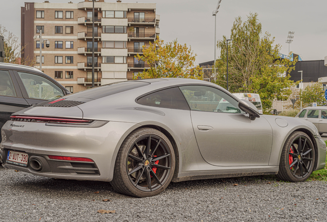 Porsche 992 Carrera 4S