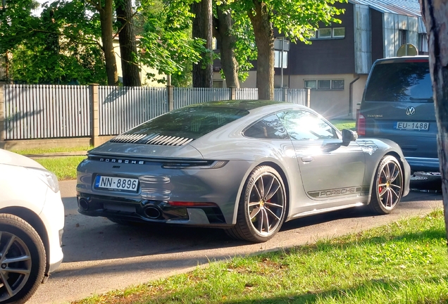 Porsche 992 Carrera 4S