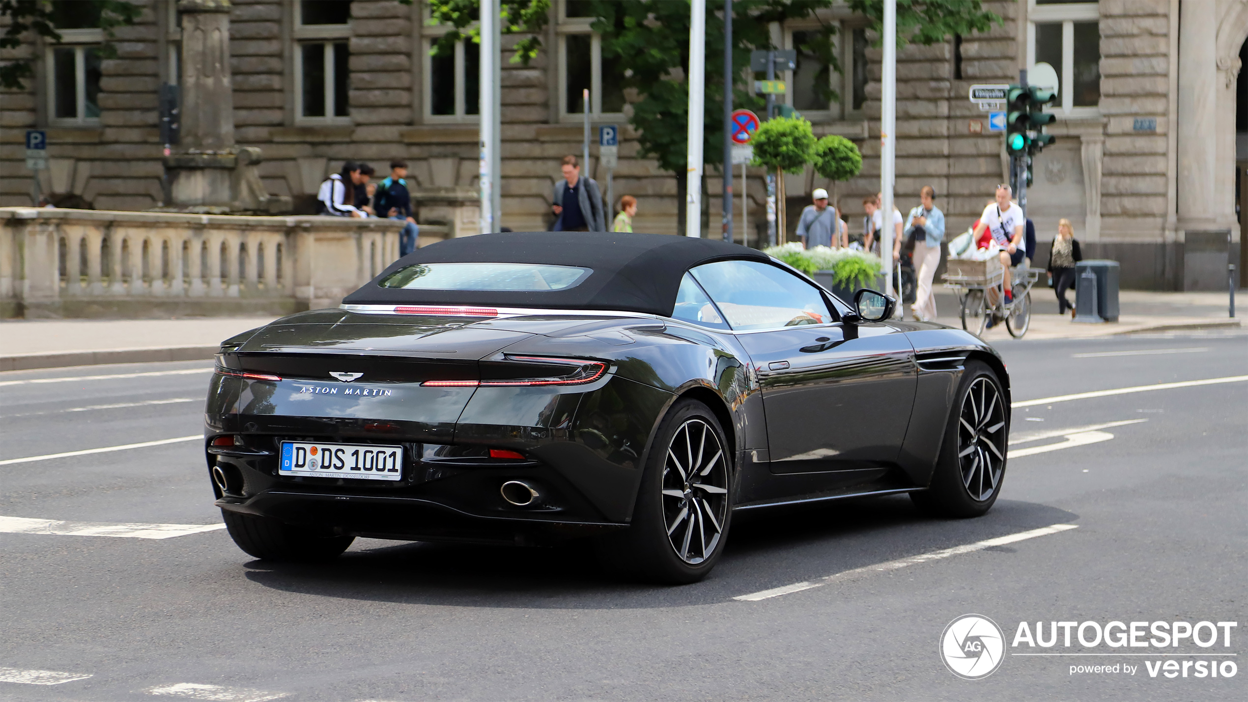 Aston Martin DB11 V8 Volante