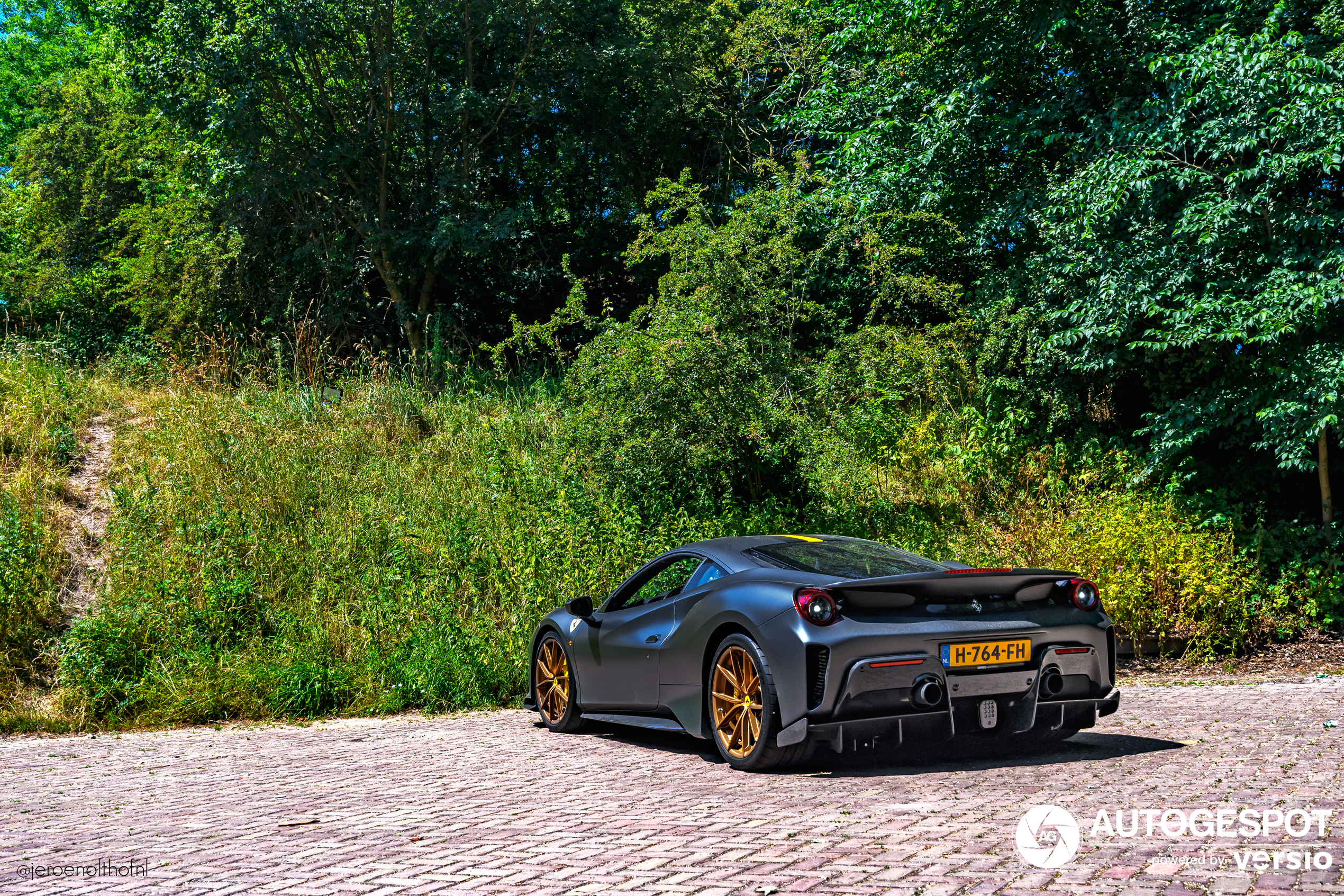 Ferrari 488 Pista