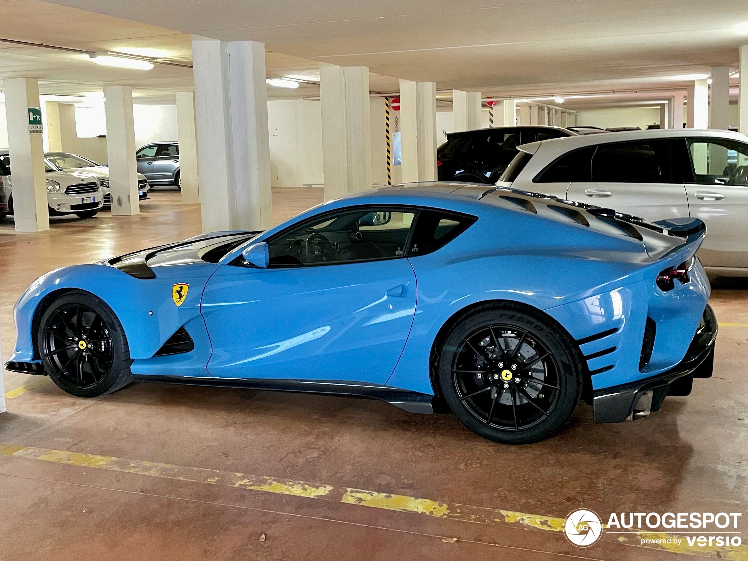 Smullen van deze Ferrari 812 Competizione