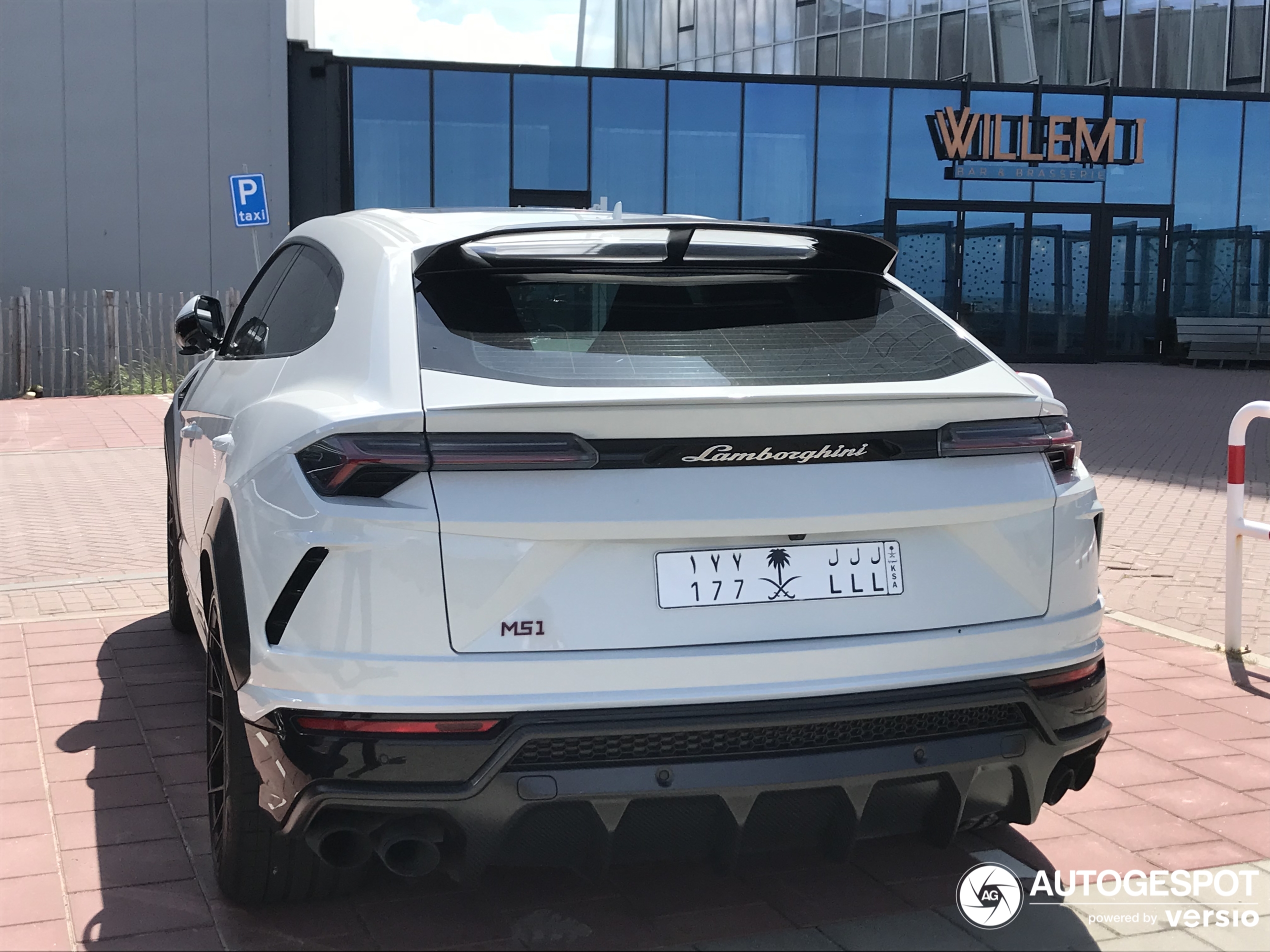 Lamborghini Urus Nero Design