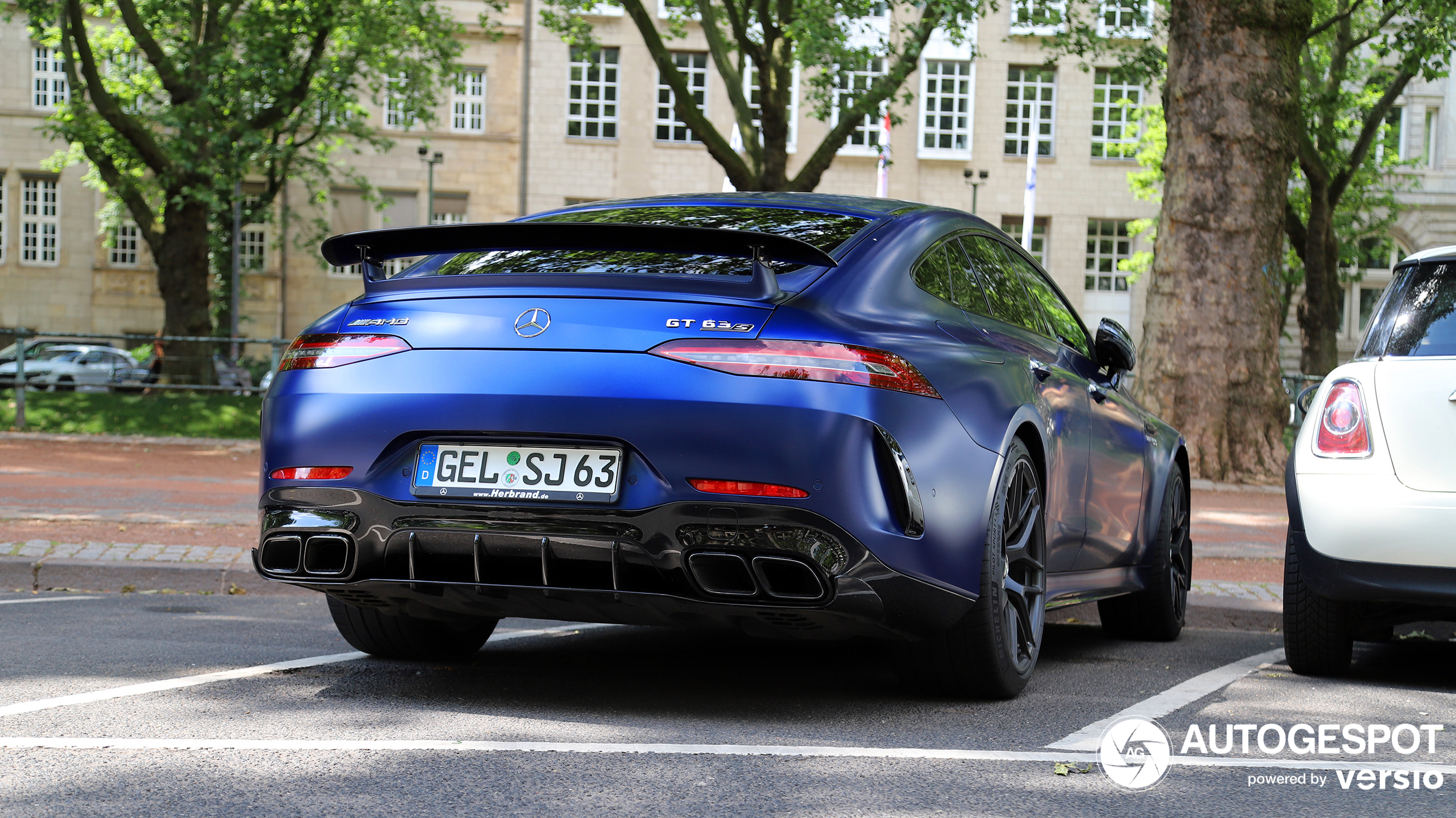 Mercedes-AMG GT 63 S X290