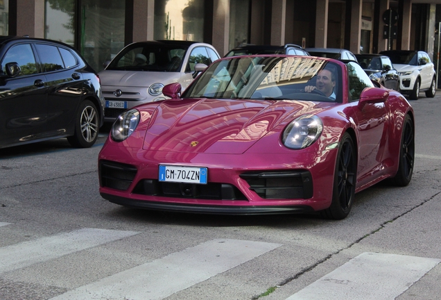 Porsche 992 Carrera 4 GTS Cabriolet