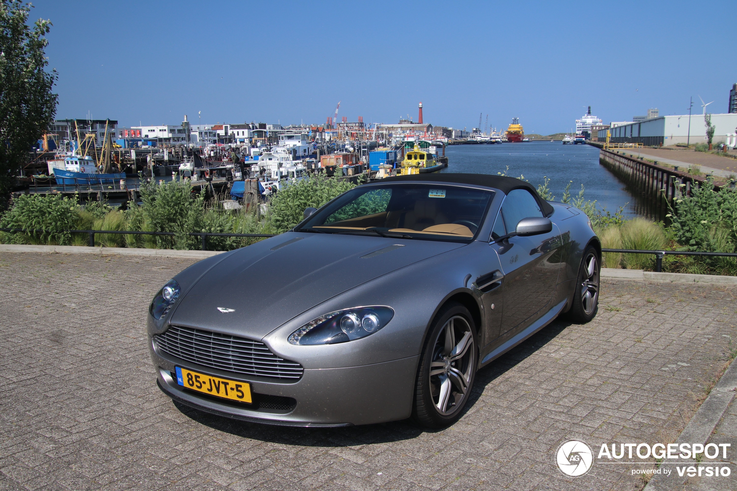 Aston Martin V8 Vantage Roadster