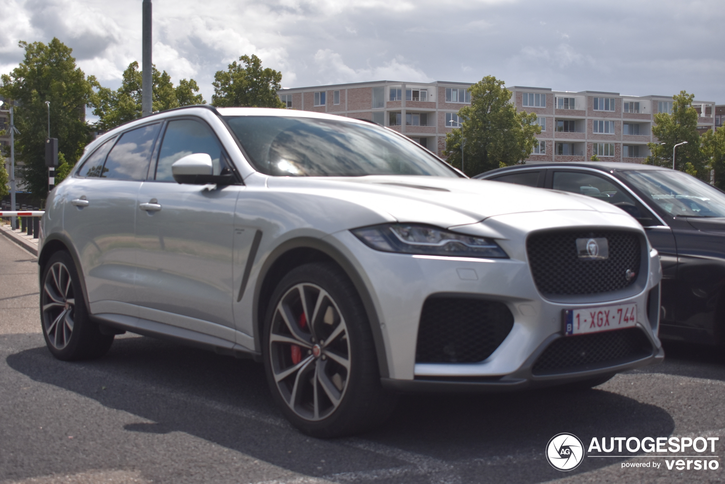 Jaguar F-PACE SVR