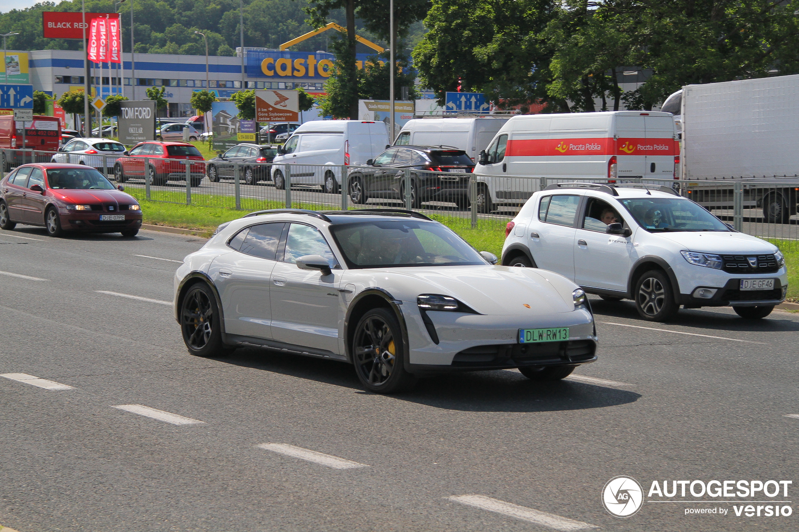 Porsche Taycan Turbo S Cross Turismo