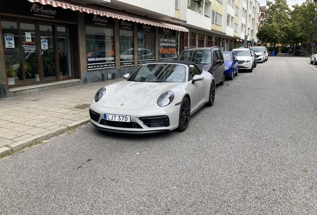 Porsche 992 Carrera 4 GTS Cabriolet