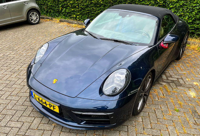 Porsche 992 Carrera 4S Cabriolet