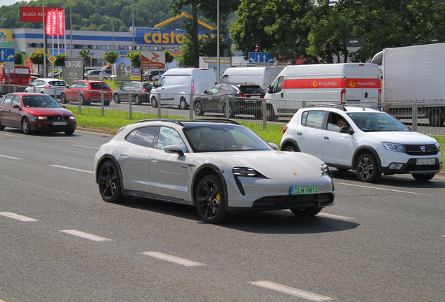 Porsche Taycan Turbo S Cross Turismo