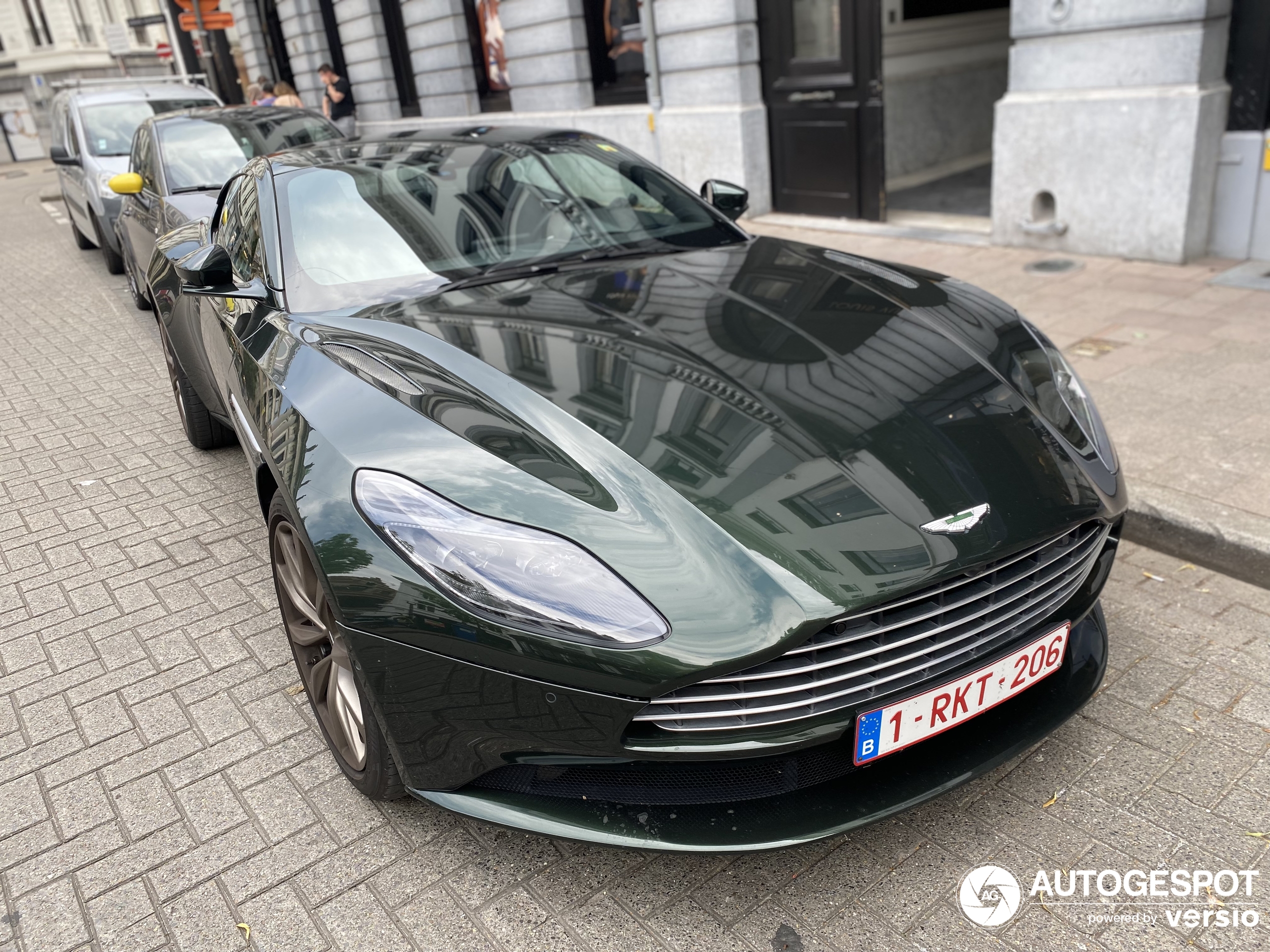 Aston Martin DB11 V8