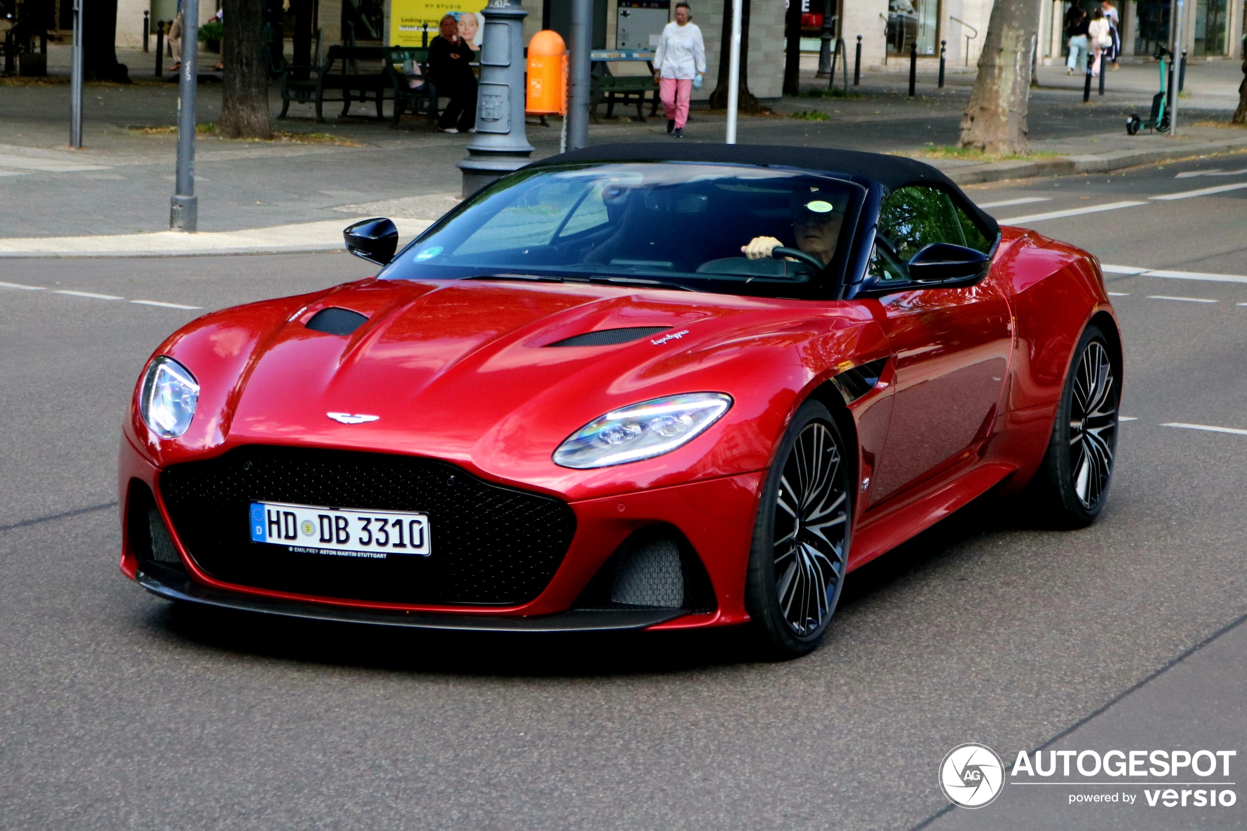 Aston Martin DBS Superleggera Volante