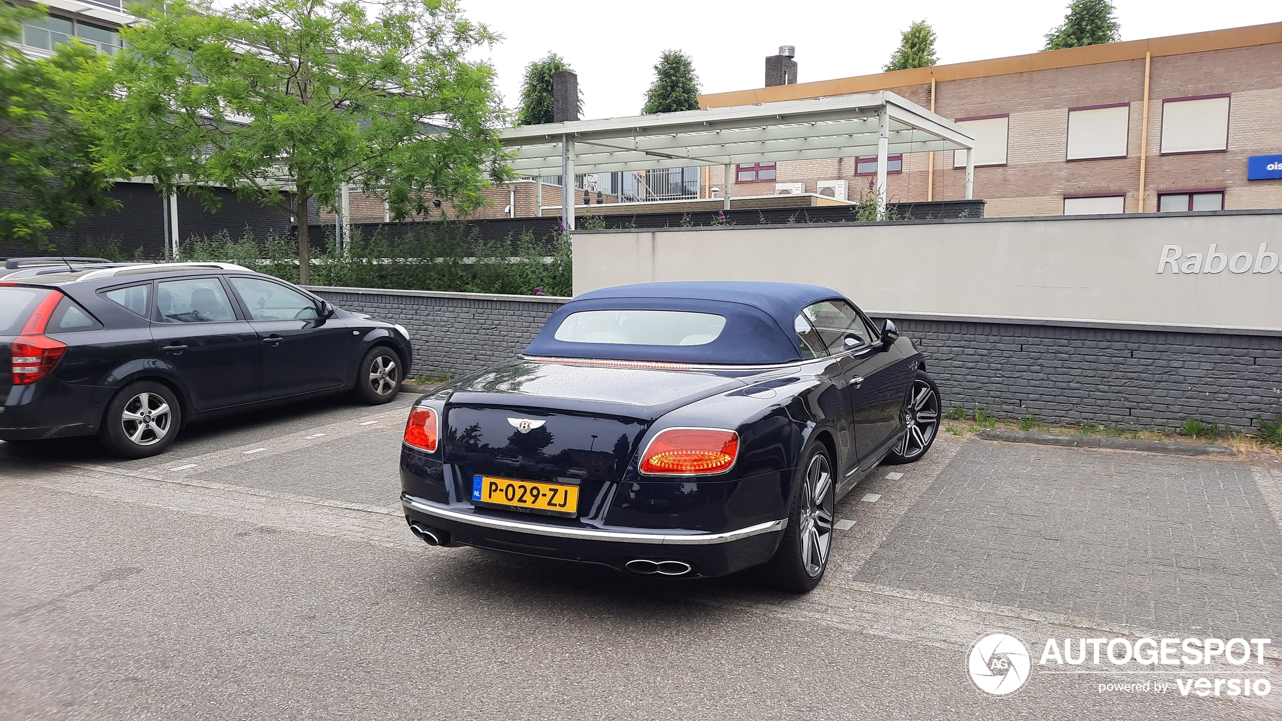 Bentley Continental GTC V8 2016