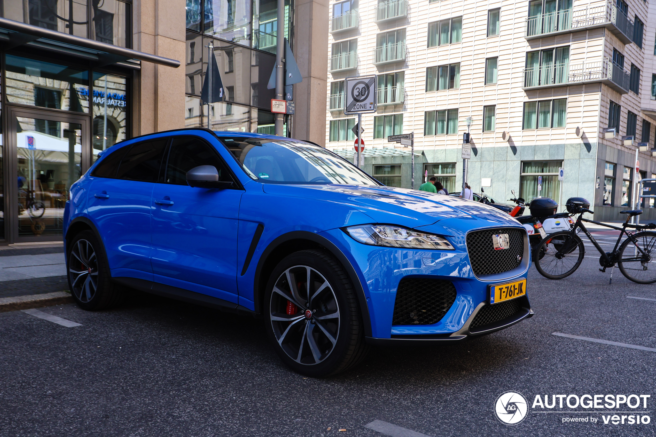 Jaguar F-PACE SVR