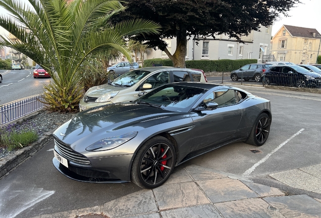 Aston Martin DB11 V8