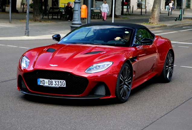 Aston Martin DBS Superleggera Volante