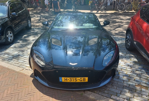 Aston Martin DBS Superleggera Volante