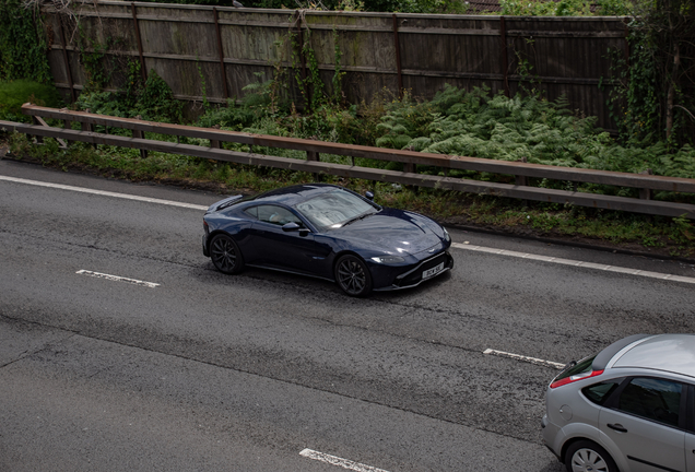 Aston Martin V8 Vantage 2018