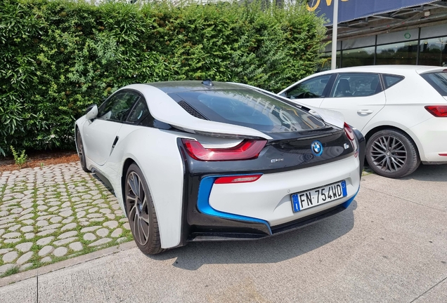 BMW i8