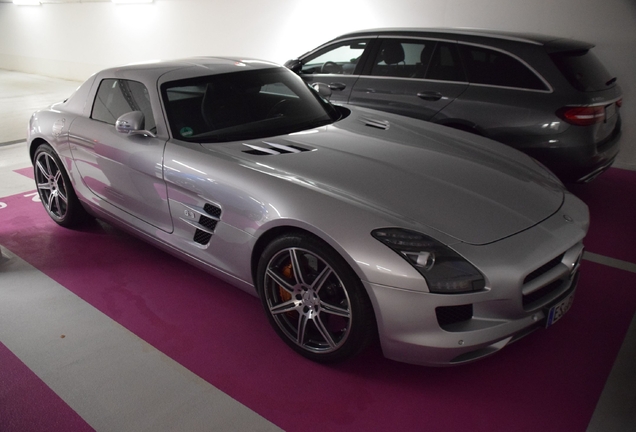 Mercedes-Benz SLS AMG