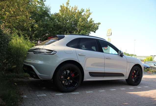 Porsche 95B Macan GTS MkIII