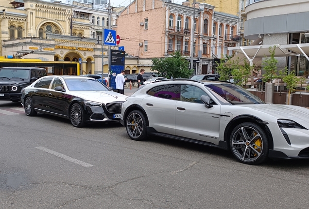 Porsche Taycan Turbo S Cross Turismo