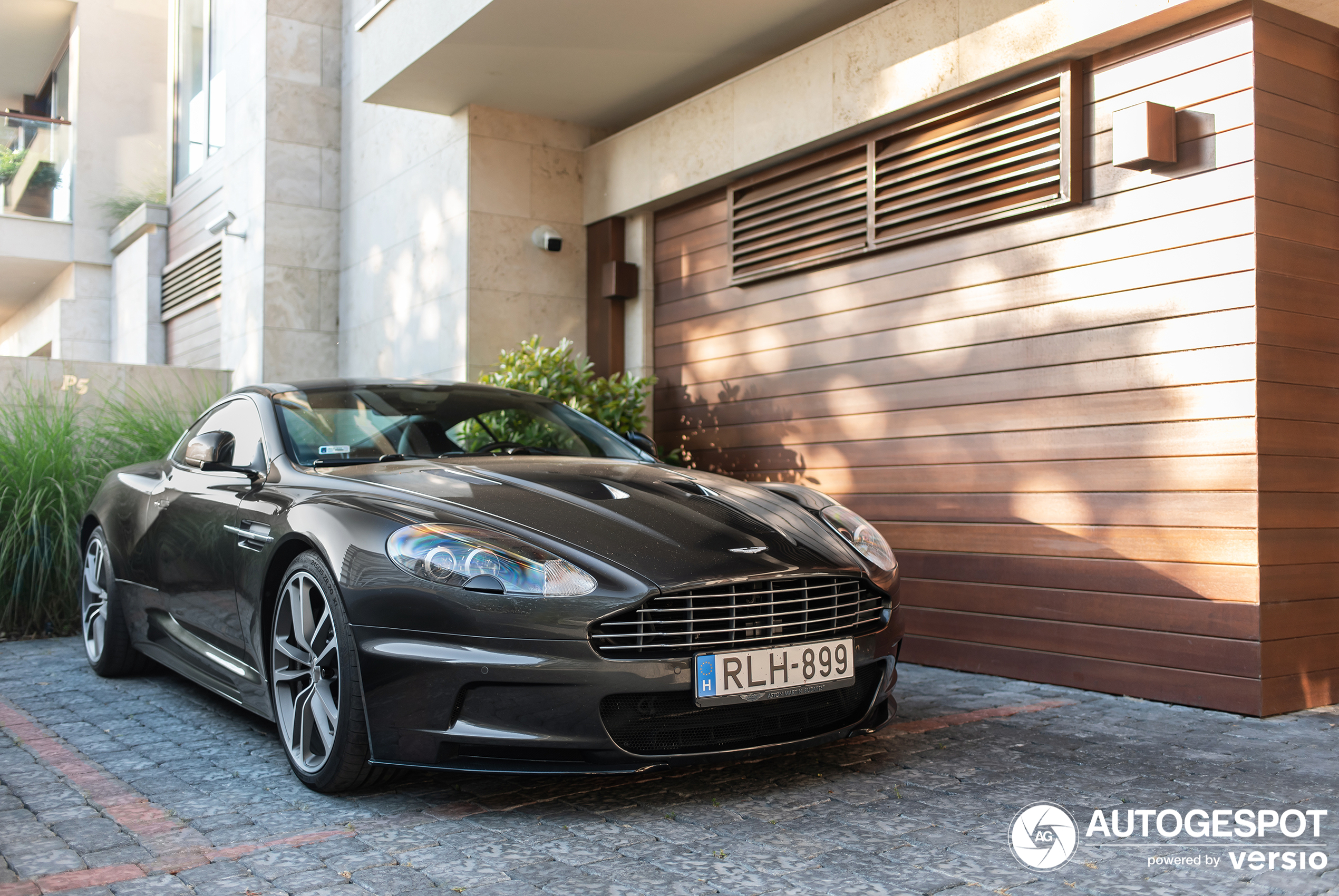 Aston Martin DBS