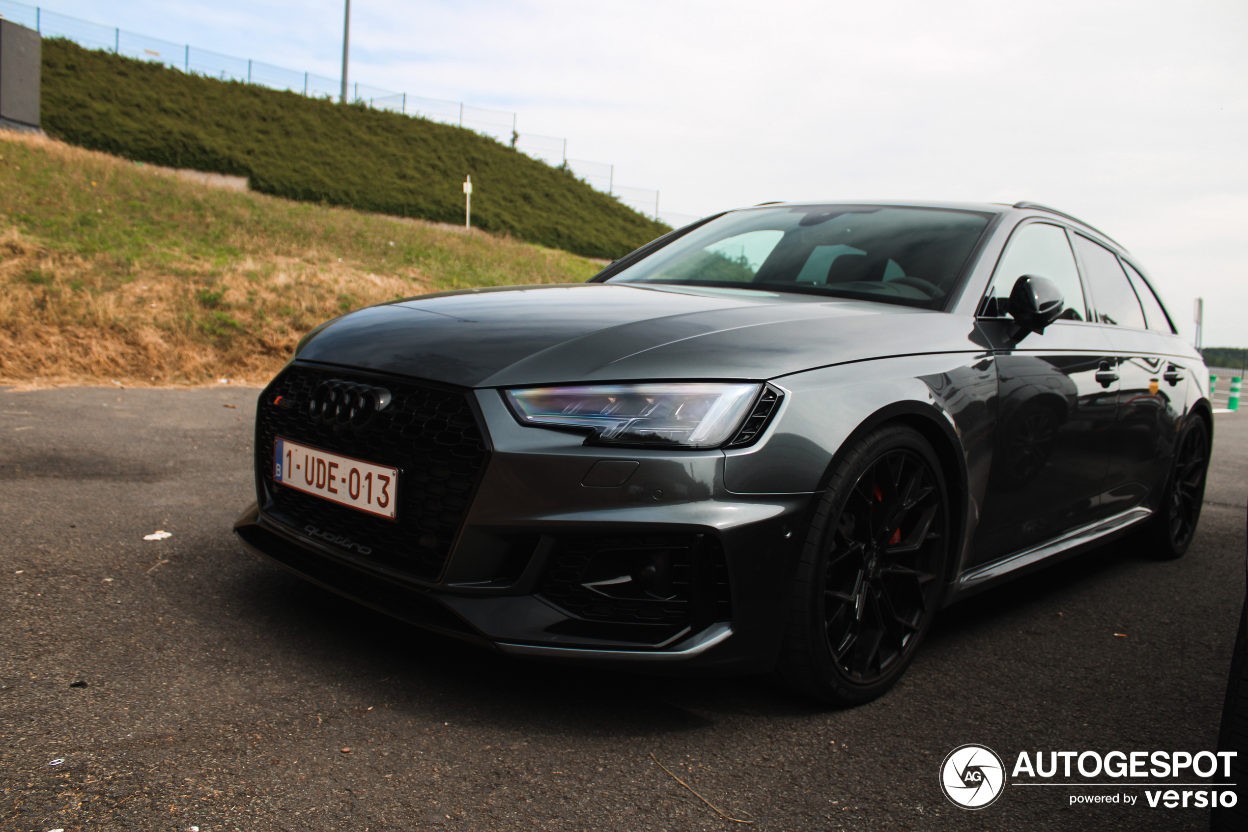 Audi RS4 Avant B9