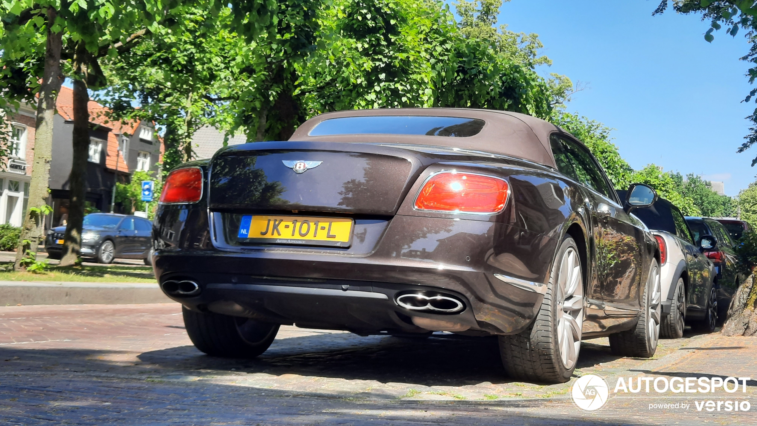 Bentley Continental GTC V8