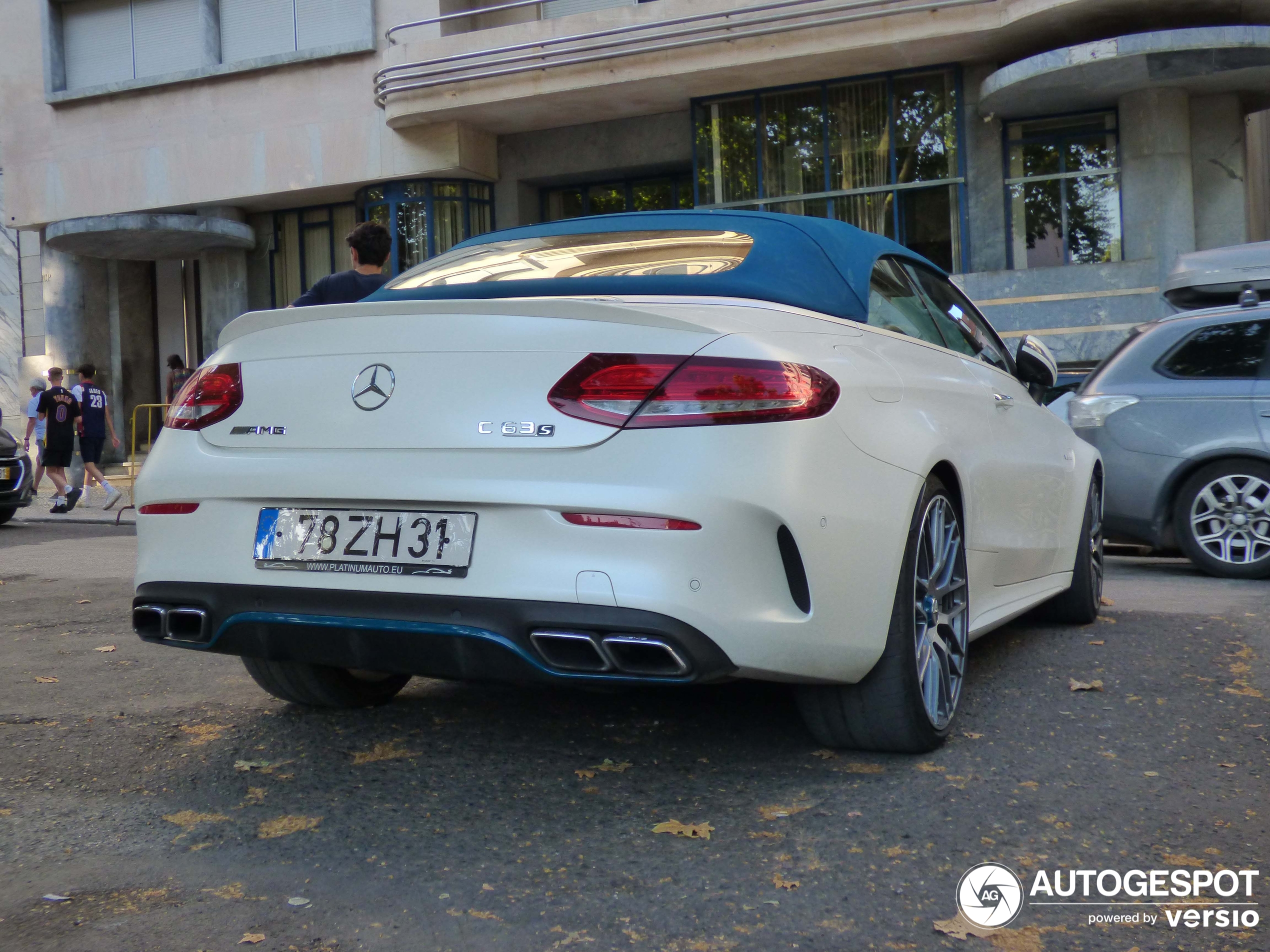 Mercedes-AMG C 63 S Convertible A205 Ocean Blue Edition