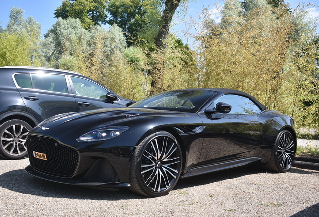 Aston Martin DBS Superleggera Volante