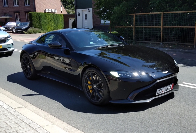 Aston Martin V8 Vantage 2018