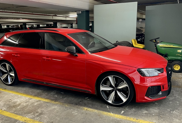 Audi RS4 Avant B9