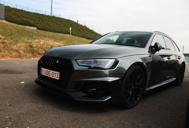 Audi RS4 Avant B9