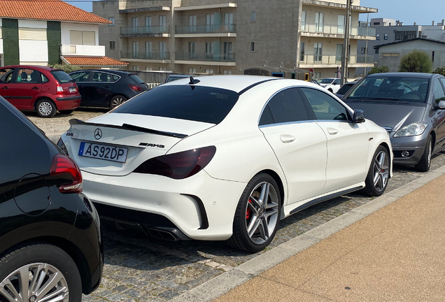 Mercedes-Benz CLA 45 AMG C117