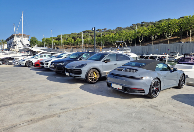 Porsche 992 Carrera 4S Cabriolet