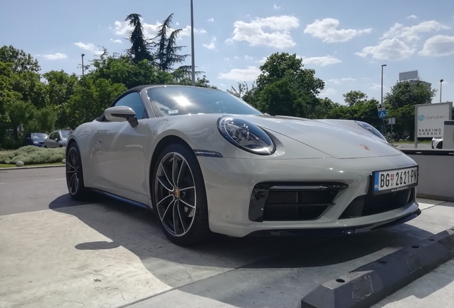 Porsche 992 Carrera 4S Cabriolet